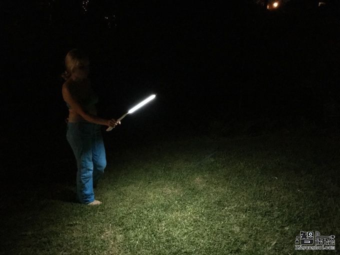 超级方便！这个护眼灯哪里都能用 智能公会