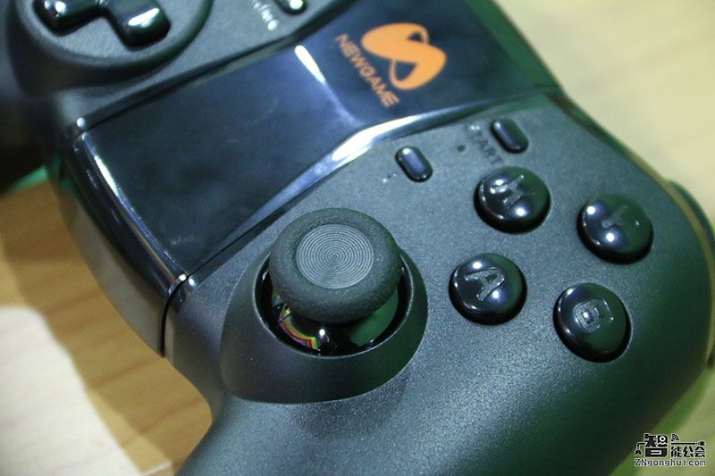 重新定义手游新玩法 这个手柄燃起了我的游戏欲 重新定义手游新玩法 这个手柄燃起了我的游戏欲 智能公会