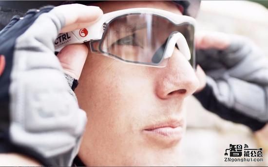 一款有思想的眼镜 随光线而变色 智能公会