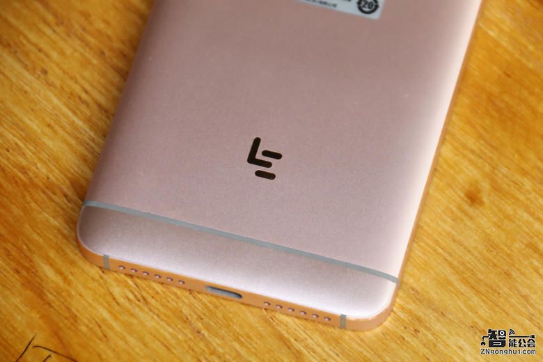 乐2 千元机中的战斗机 拆箱图赏 智能公会