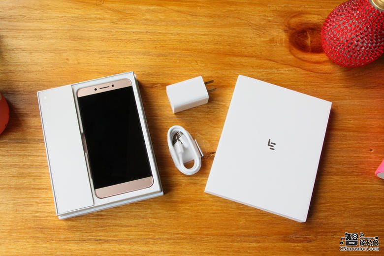 乐2 千元机中的战斗机 拆箱图赏 智能公会