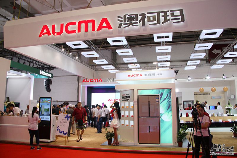 机器人都打起来了！青岛电博会出了啥状况？ 智能公会