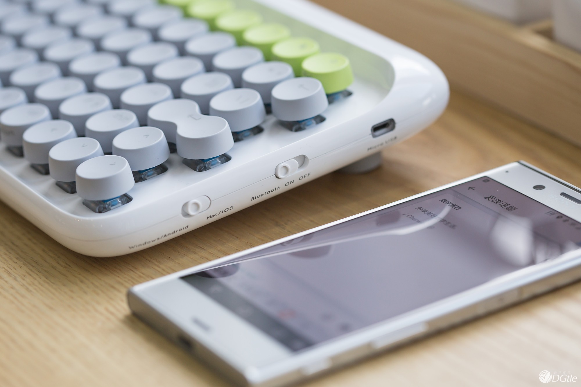 垂涎欲滴！披着糖果外衣的复古机械键盘 智能公会