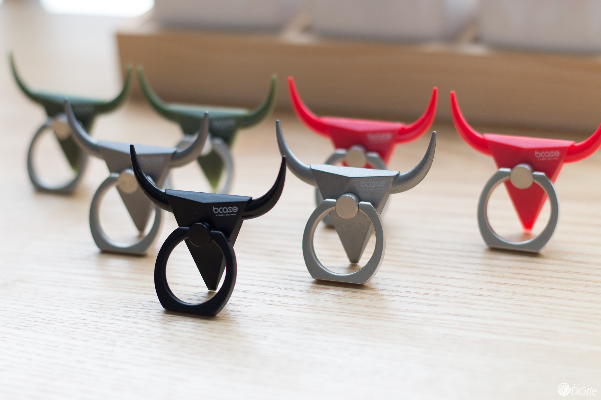 手滑星人的救星 bcase公牛手机指环支架 手滑星人的救星 bcase公牛手机指环支架 智能公会