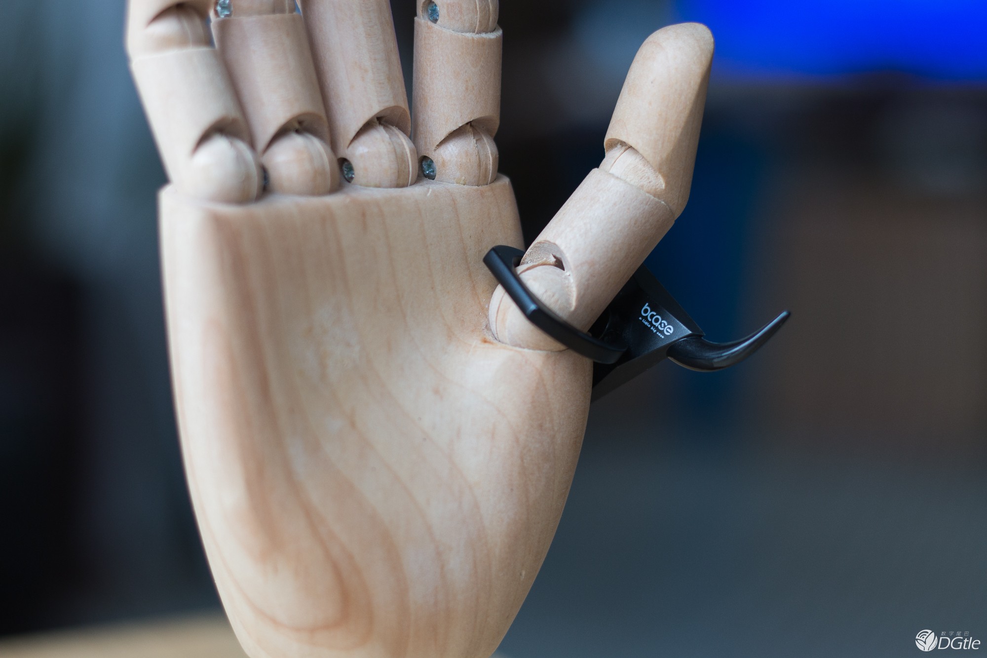 手滑星人的救星 bcase公牛手机指环支架 手滑星人的救星 bcase公牛手机指环支架 智能公会