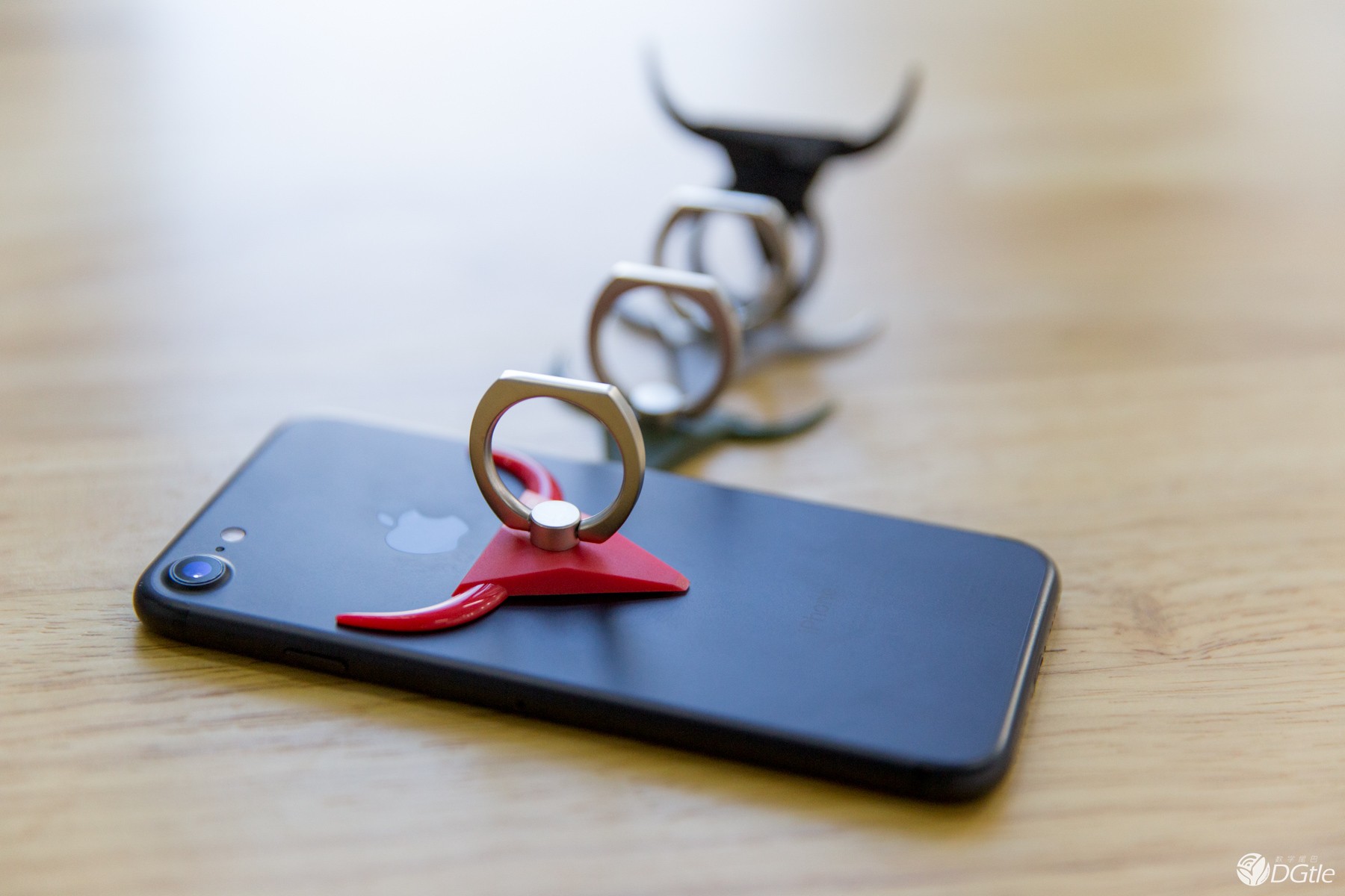 手滑星人的救星 bcase公牛手机指环支架 手滑星人的救星 bcase公牛手机指环支架 智能公会