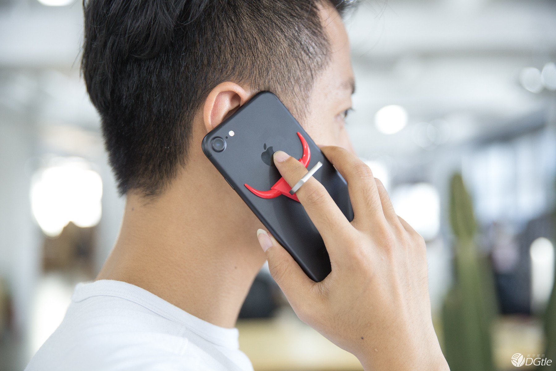 手滑星人的救星 bcase公牛手机指环支架 手滑星人的救星 bcase公牛手机指环支架 智能公会