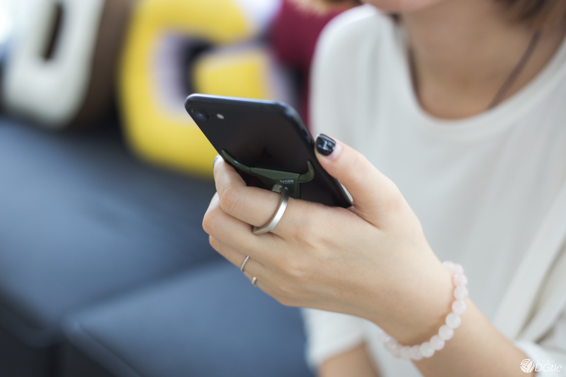 手滑星人的救星 bcase公牛手机指环支架 手滑星人的救星 bcase公牛手机指环支架 智能公会