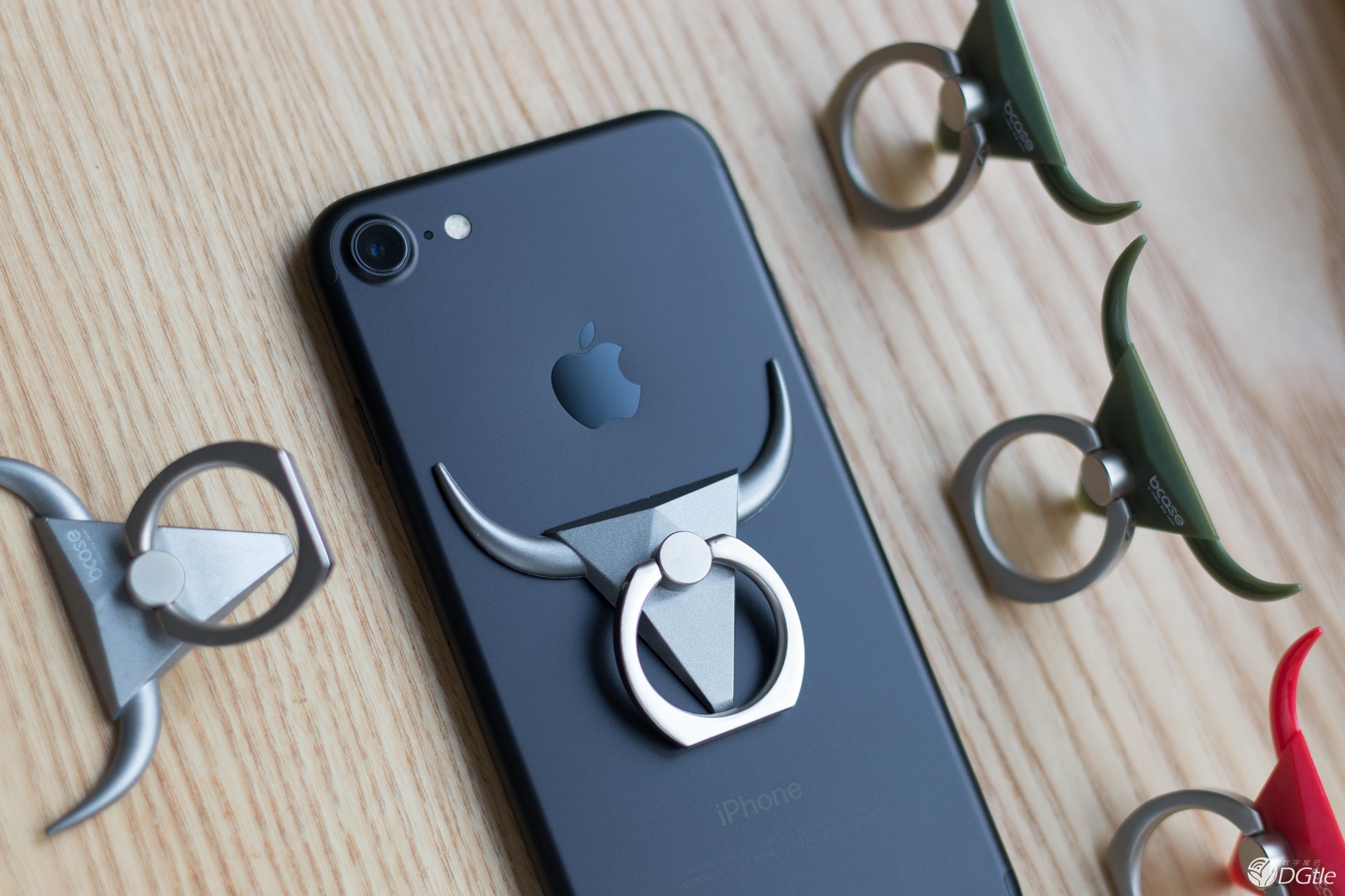 手滑星人的救星 bcase公牛手机指环支架 手滑星人的救星 bcase公牛手机指环支架 智能公会