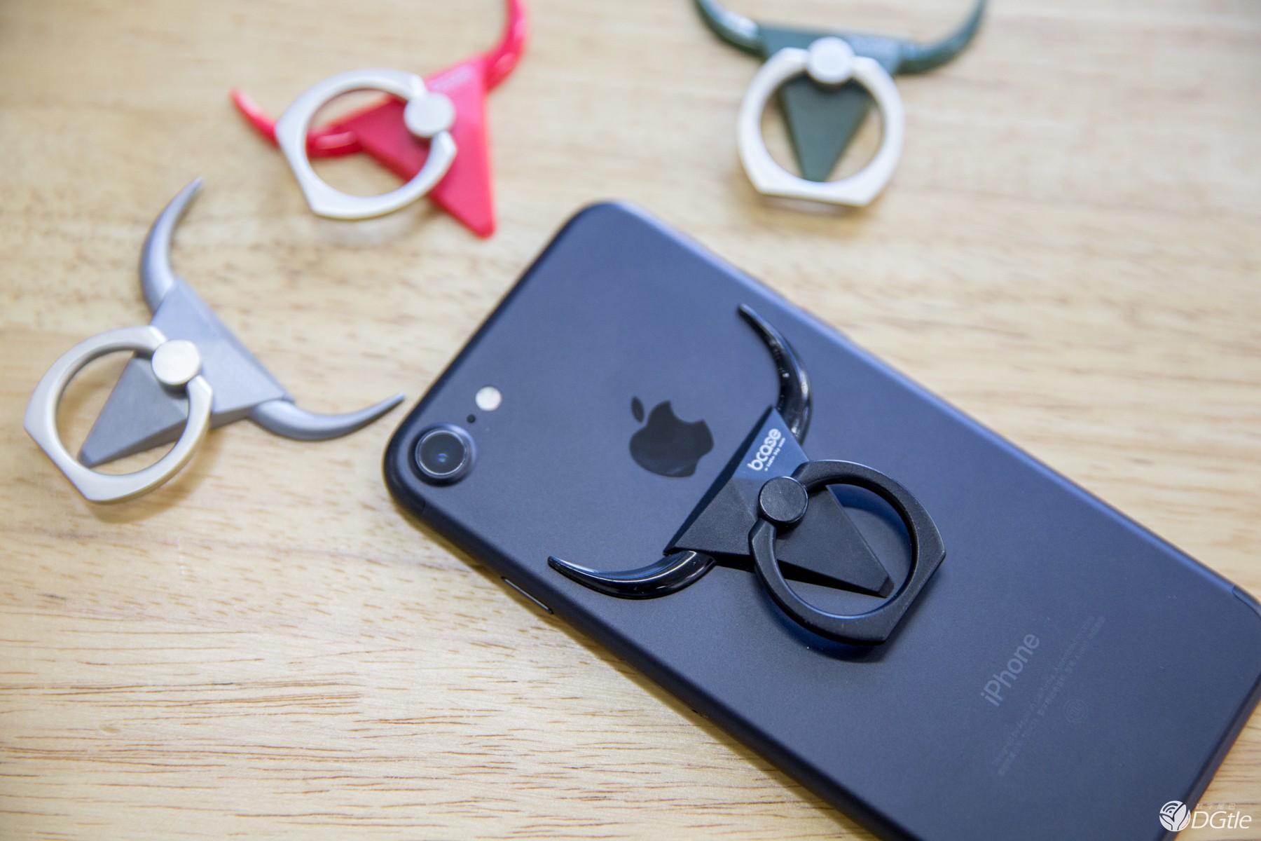 手滑星人的救星 bcase公牛手机指环支架 手滑星人的救星 bcase公牛手机指环支架 智能公会