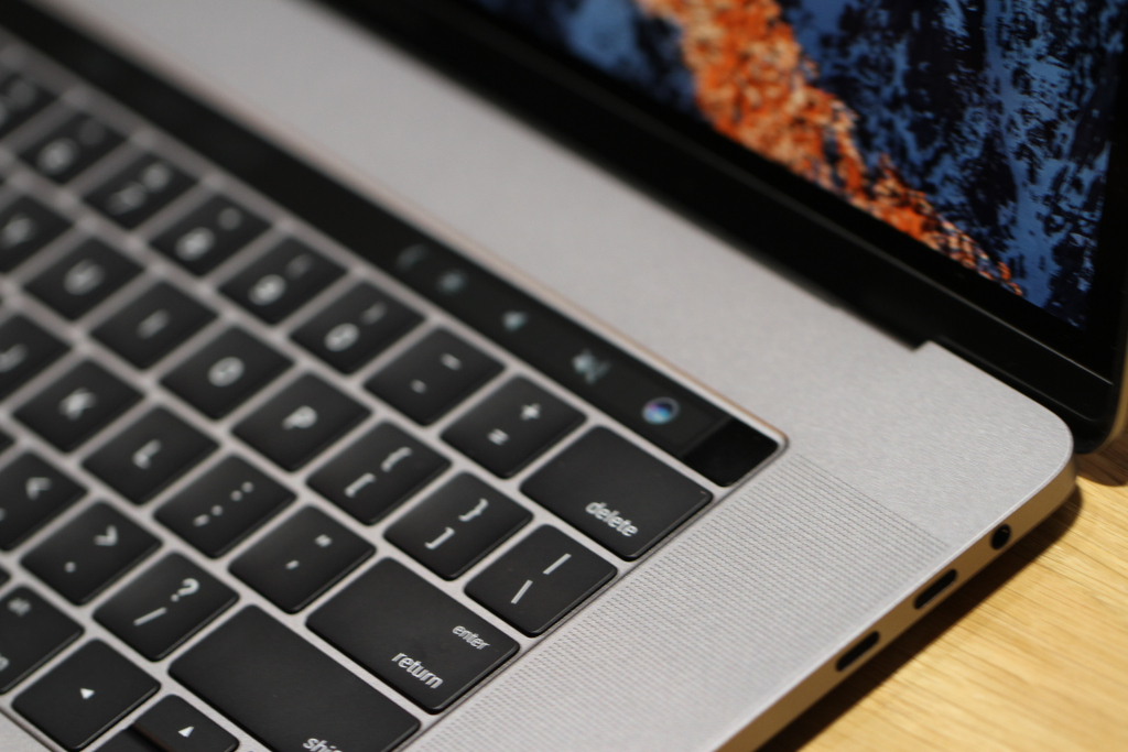 苹果发布全新 MacBook Pro  你的肾准备好了吗 智能公会