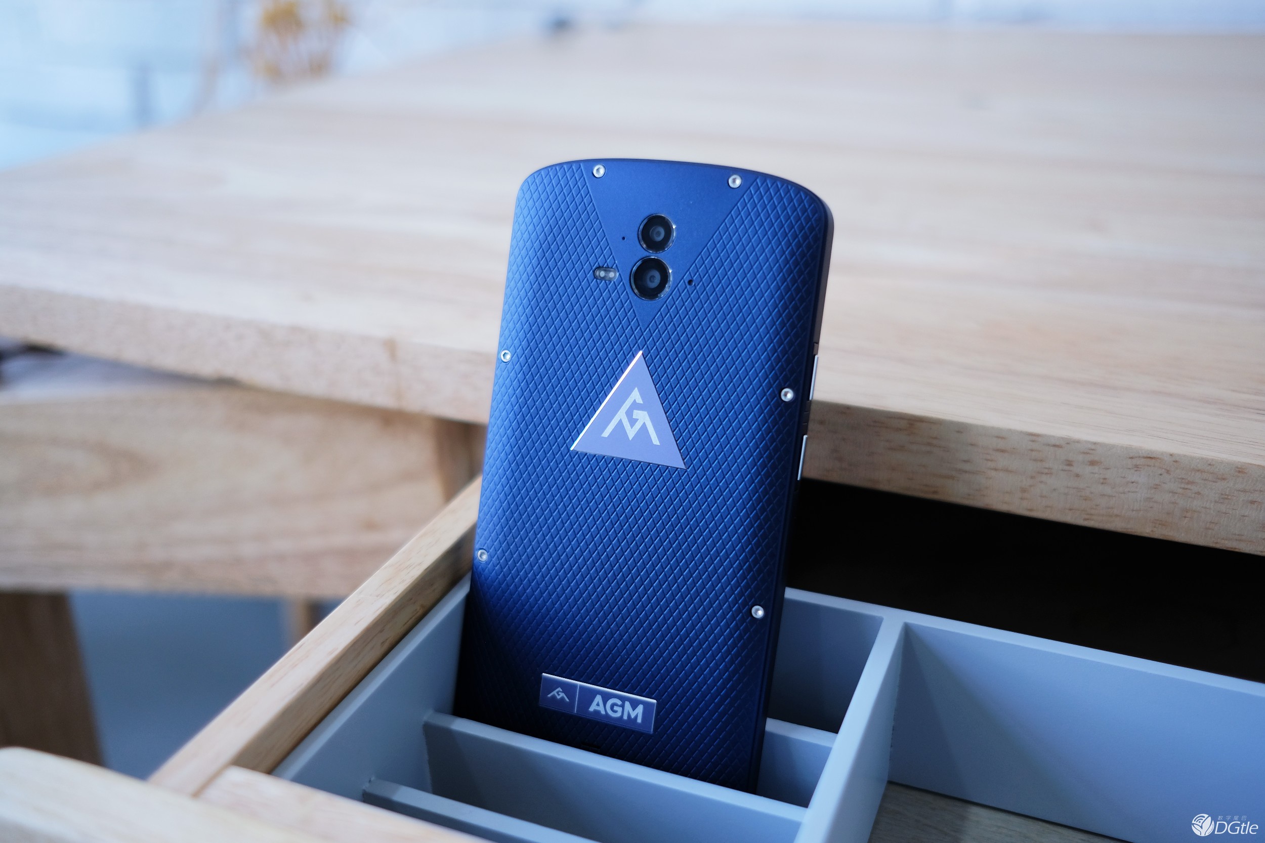 硬派三防新选择 AGM X1吴京定制版体验 智能公会