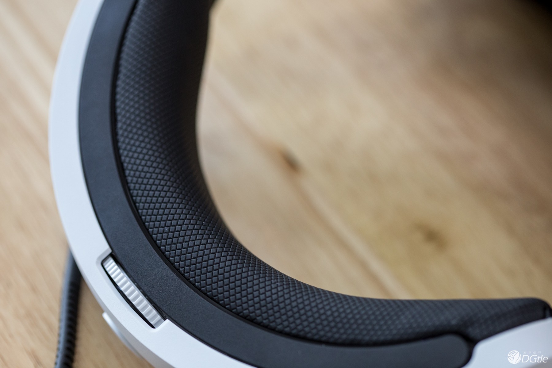 一面理想 一面现实  PlayStation VR深度体验 智能公会