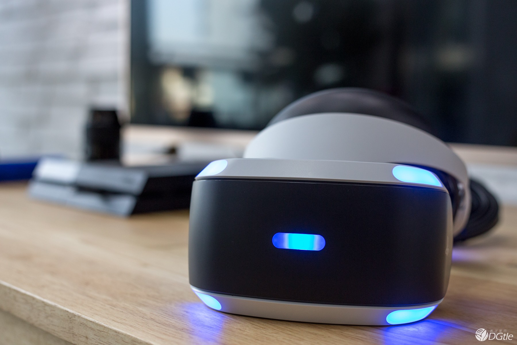 一面理想 一面现实  PlayStation VR深度体验 智能公会