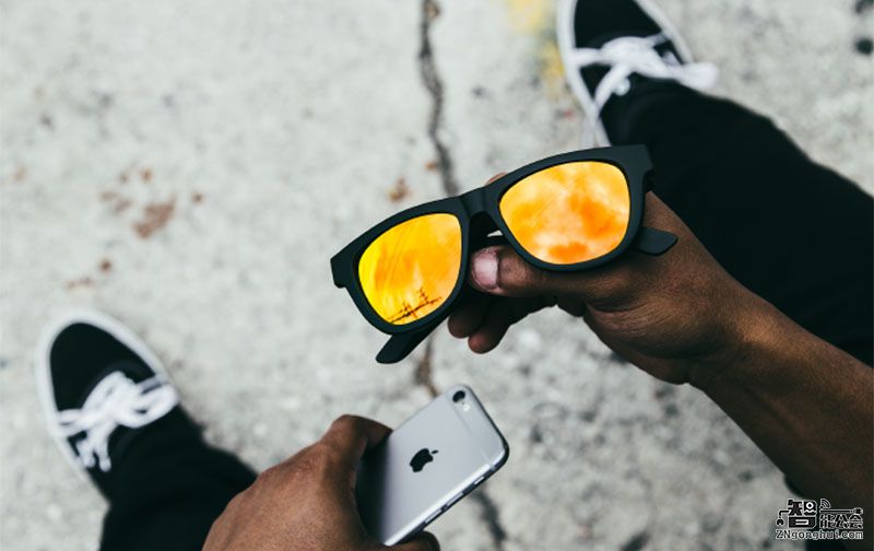 超级装X！一款可以帮你撩妹的智能眼镜 智能公会