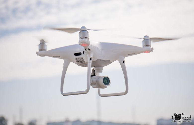 全面升级超长续航 大疆PHANTOM 4 PRO炫酷登场 智能公会