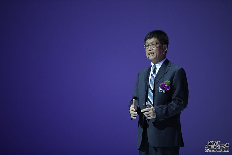 “富夏恋”后首度发布1.6mm纤薄边框秀工艺新标准 智能公会