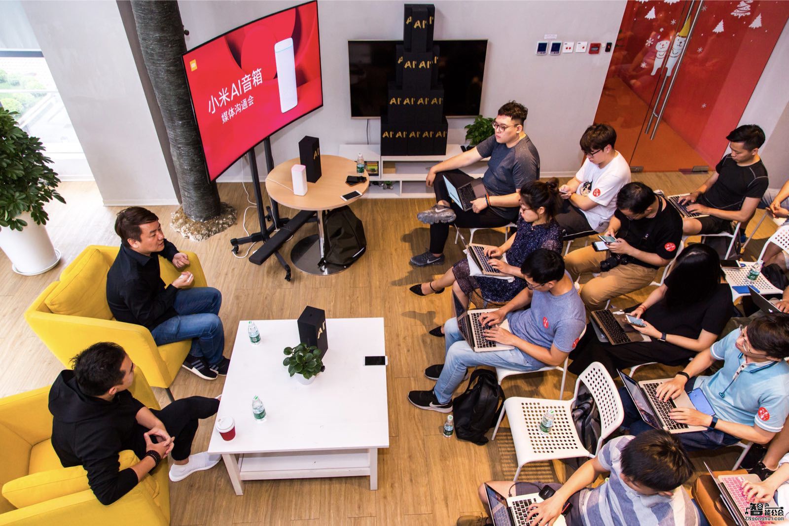 小米发布299元AI音箱 启动1元公测 智能公会