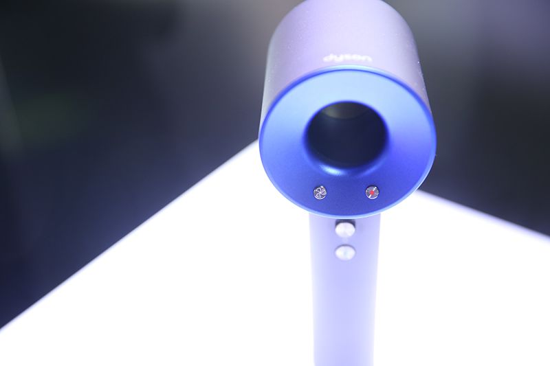 每秒产生41升强劲均匀气流 戴森吹风机黑科技你肯定没见过 智能公会