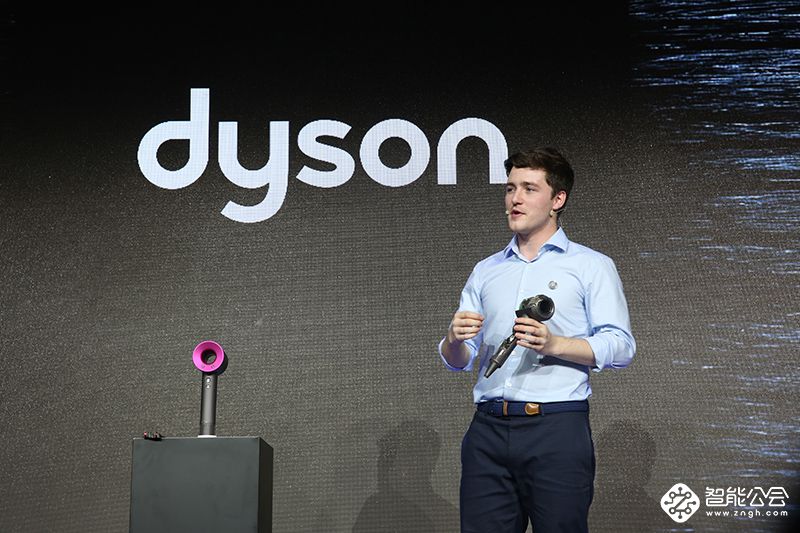 每秒产生41升强劲均匀气流 戴森吹风机黑科技你肯定没见过 智能公会
