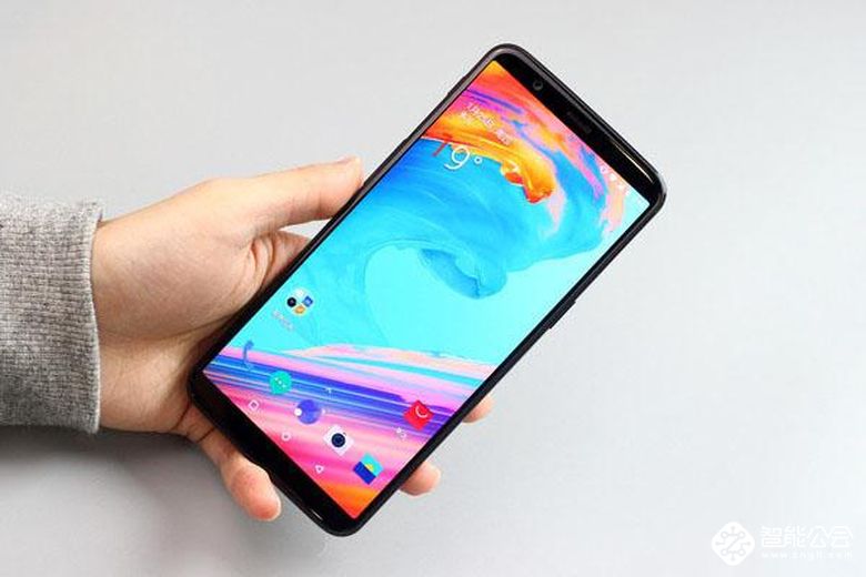 从3499到2199元，这款手机在国外“广受好评”，就一个字：好用！ 智能公会