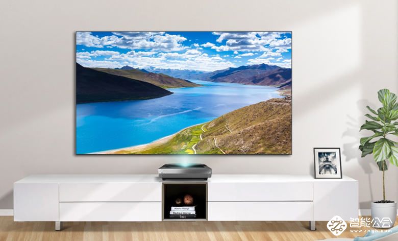 “护眼”价值被发掘！激光电视线上零售量增速达1057.4% 智能公会