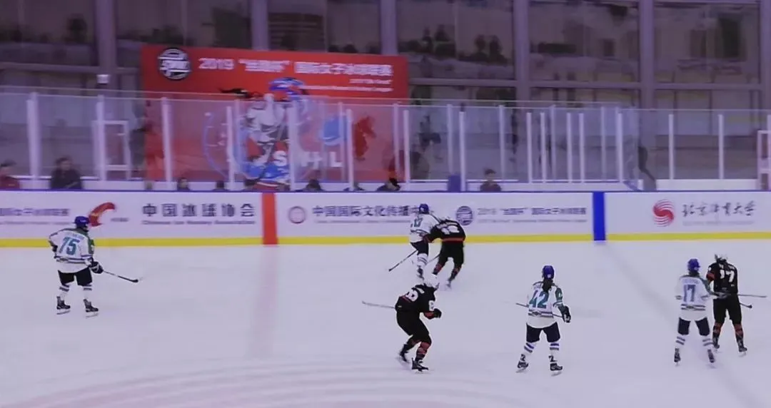 手握首张权威8K身份证！利亚德Micro LED超高清显示屏再获认可 智能公会