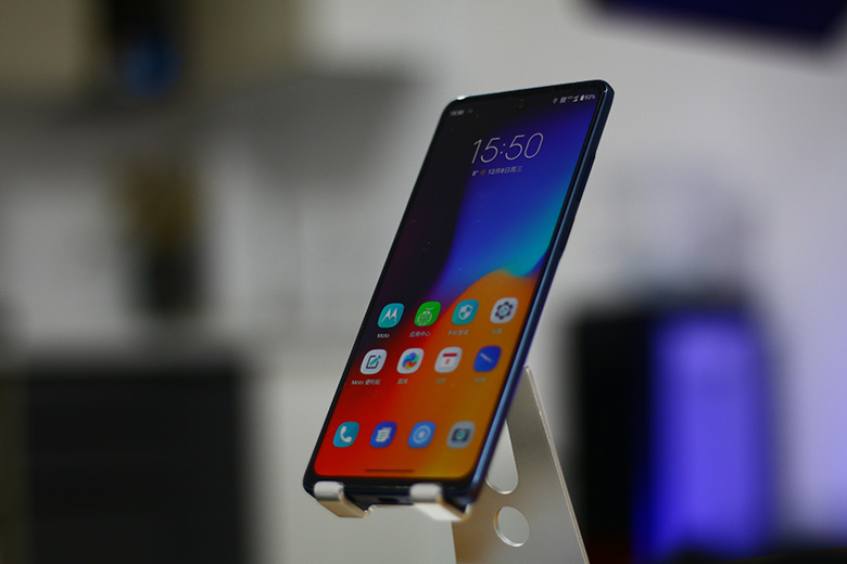 1999真香机 办公娱乐多面手 moto edge S30手机深度体验 智能公会