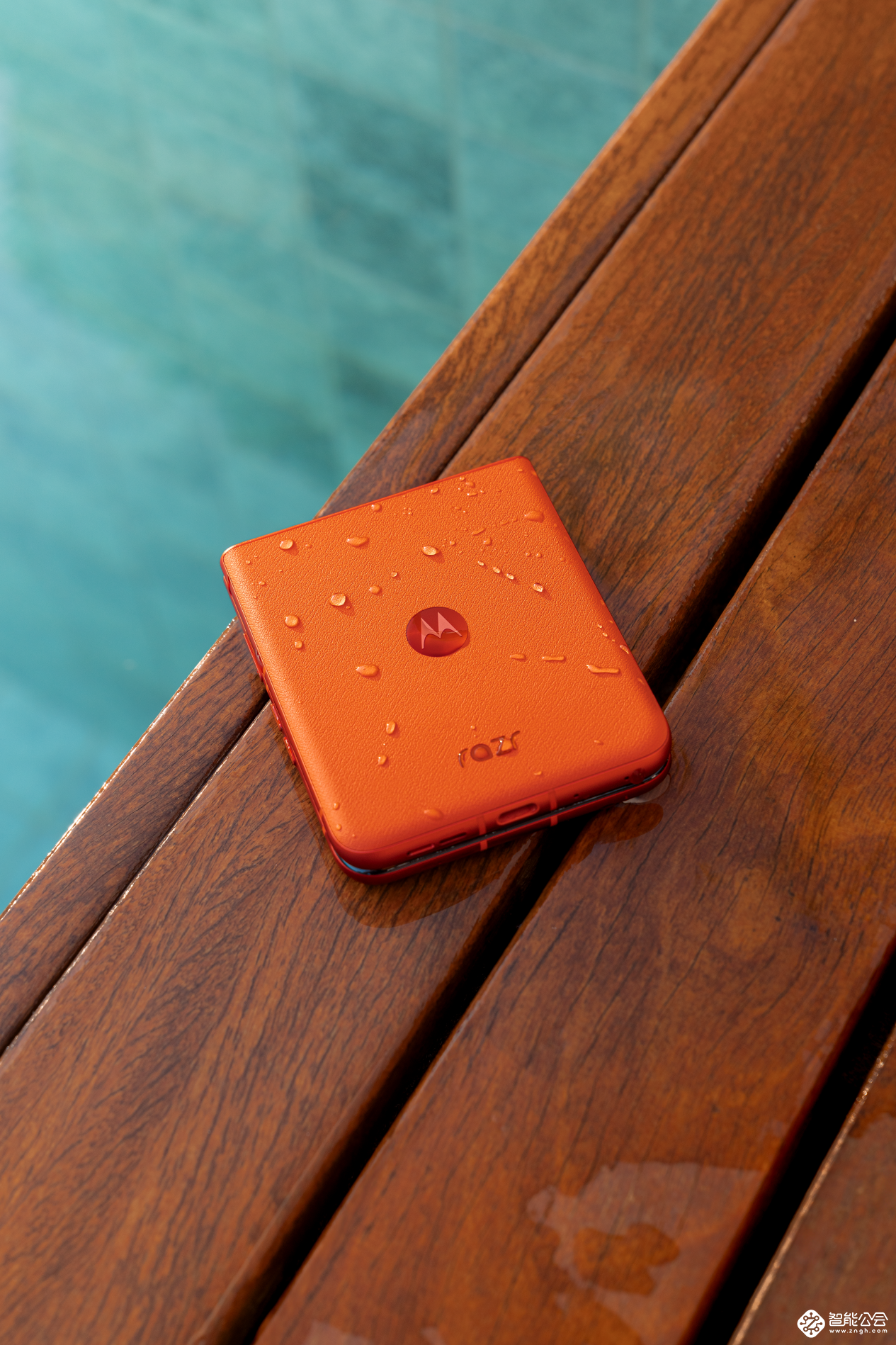 联想moto razr登顶双十一榜单最热卖小折叠 智能公会