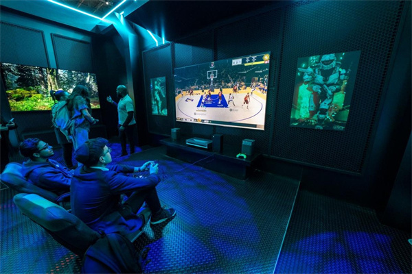 CES2025海信激光电视：百吋激光炸场 多元形态齐发 智能公会