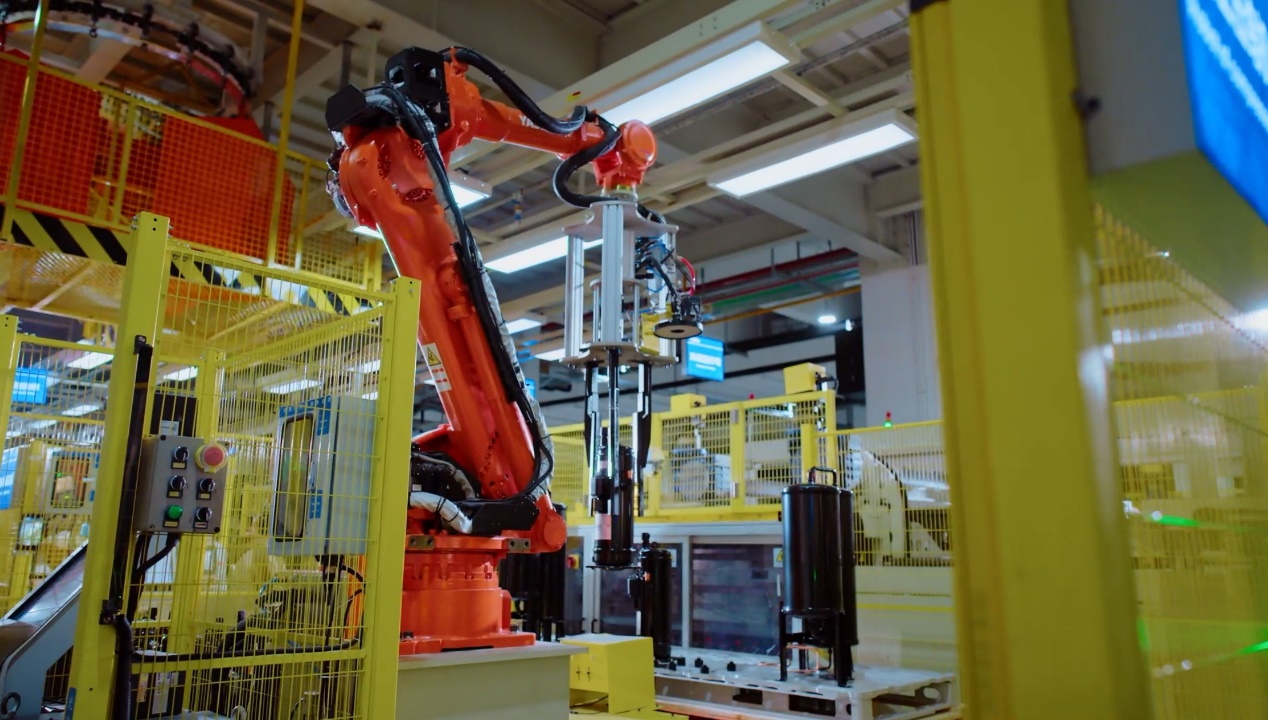 最大规模！全球首个AI赋能多联机工厂在海尔正式投产 智能公会