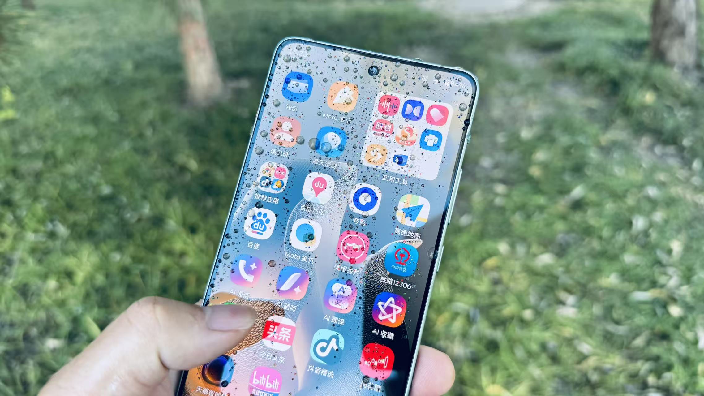 轻薄全能旗舰 体验无短板 联想moto X70 Air AI手机深度评测 智能公会