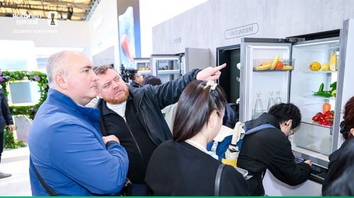 逛AWE被惊艳到！容声大冰象冰箱解决囤货所有...